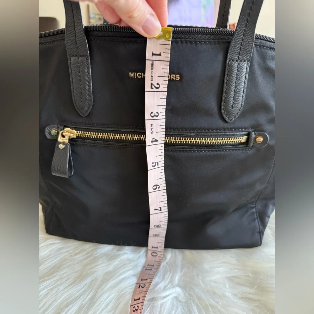 🔥Michael Kors | Black Purse with Zip Close and Trolly Sleeve and Tons of Storage